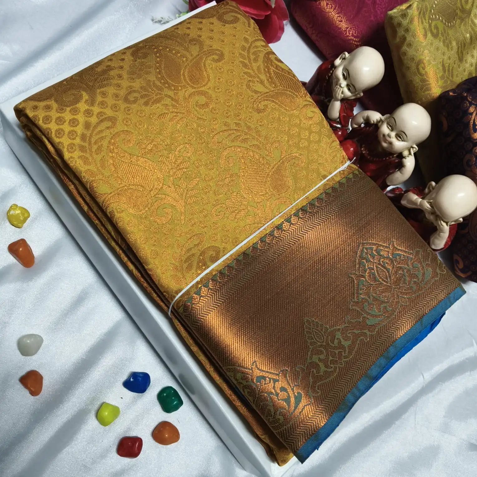 Vastharakala Royal Paisley Zari Brocade Soft Silk Saree